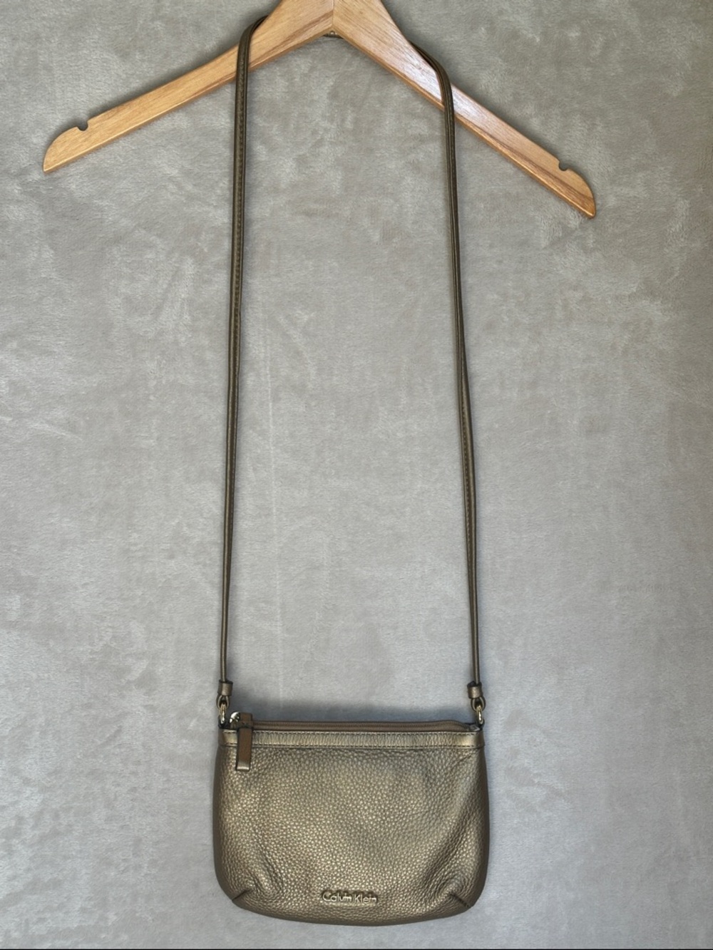 CALVIN KLEIN METALLIC CROSSBODY BAG